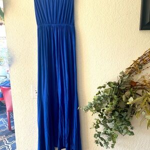 Maxi dress/lightweight/ties at waist